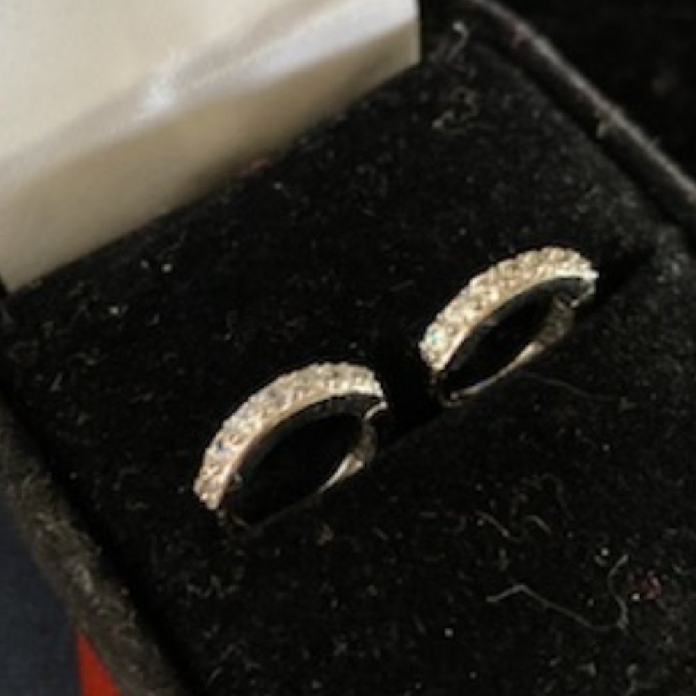 NWT Sterling SILVER mini-HOOP snap-in pierced EARRINGS *Baby or Child 3/8" * CZs